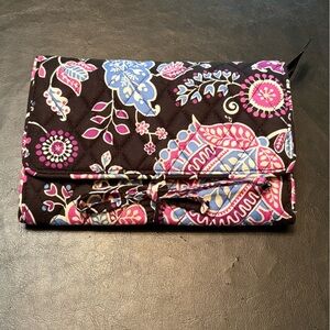 Vera Bradley Alpine Floral Tri-Fold Jewelry Organizer for home or travel
